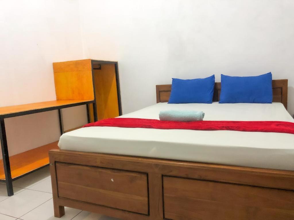 Komodoku One Love Homestay And Tour Labuan Bajo Exterior photo