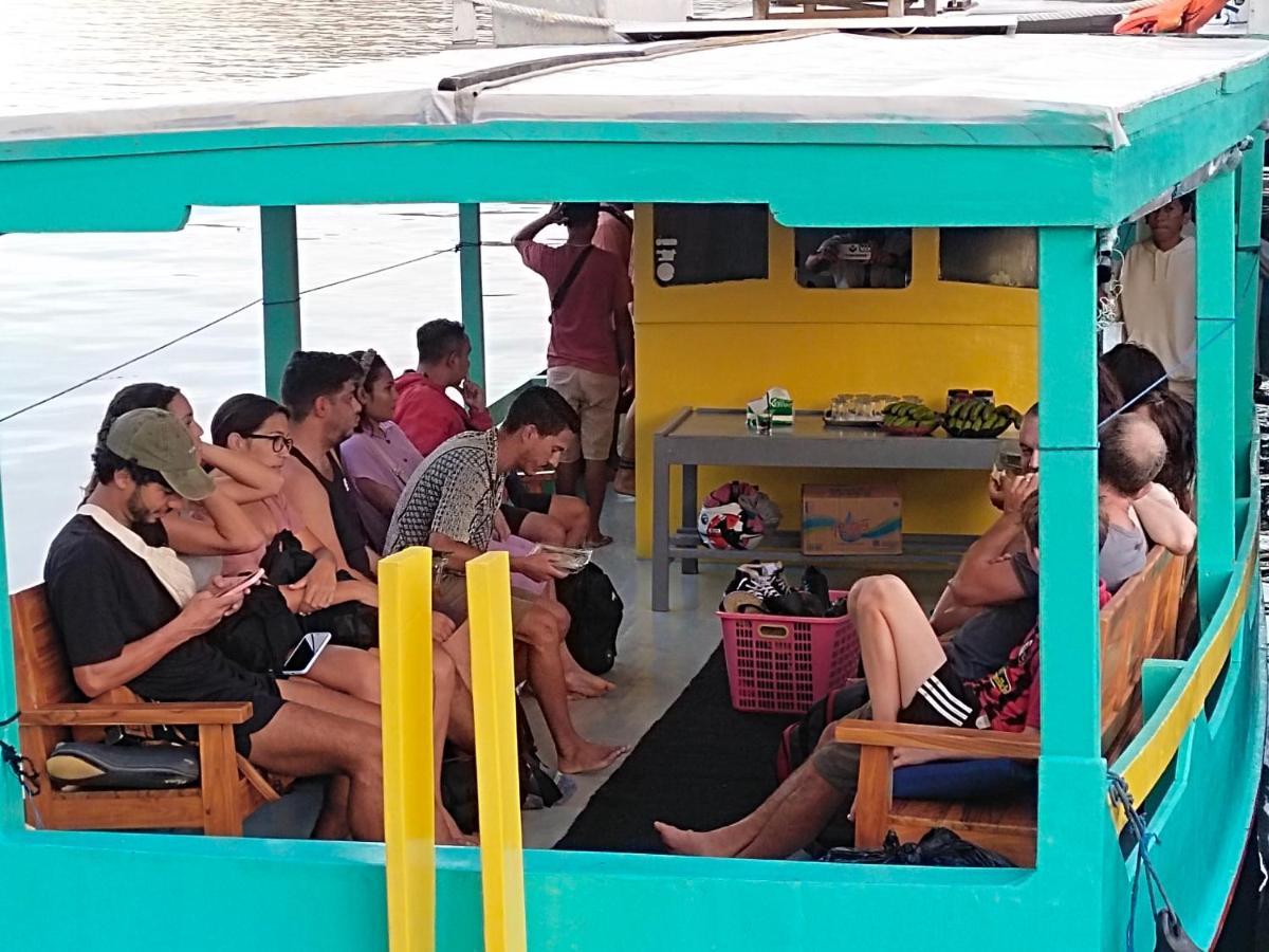 Komodoku One Love Homestay And Tour Labuan Bajo Exterior photo