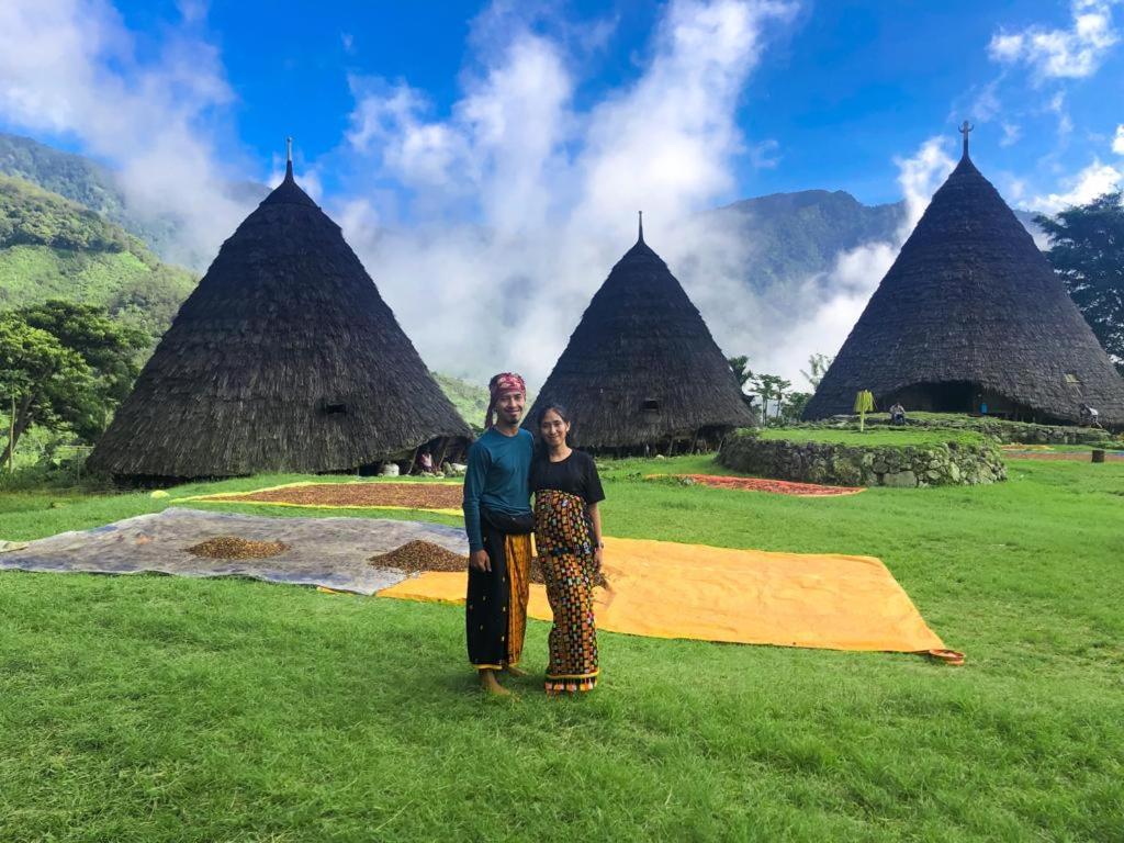 Komodoku One Love Homestay And Tour Labuan Bajo Exterior photo